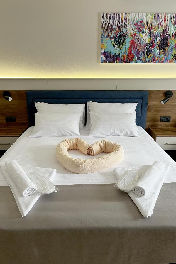 Caka Luxury Rooms & Restaurant ชูปริยา ภายนอก รูปภาพ