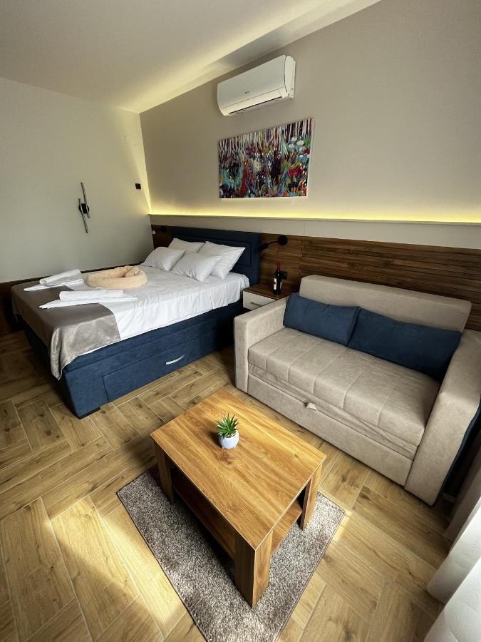 Caka Luxury Rooms & Restaurant ชูปริยา ภายนอก รูปภาพ